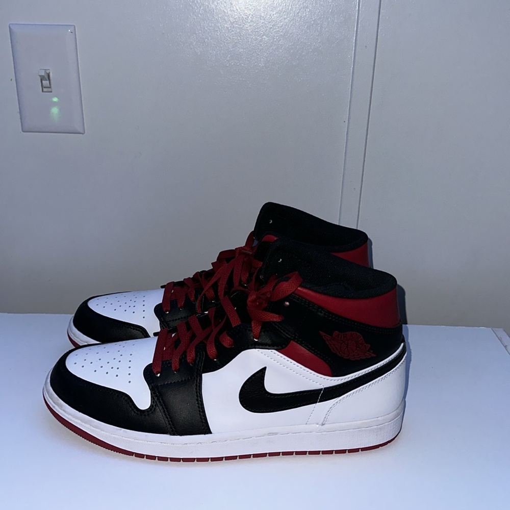 Jordan 1 Mid - Picture 5 of 9